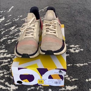 Adidas Ultra Boost 19